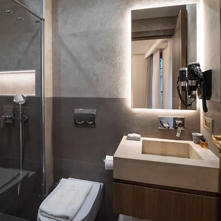 Hotel Erba 3*