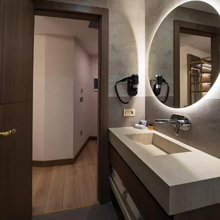 Erba Hotel 3*